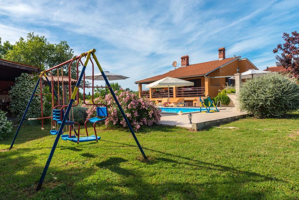 Hacienda Rosemary Villa Muntic Exterior photo
