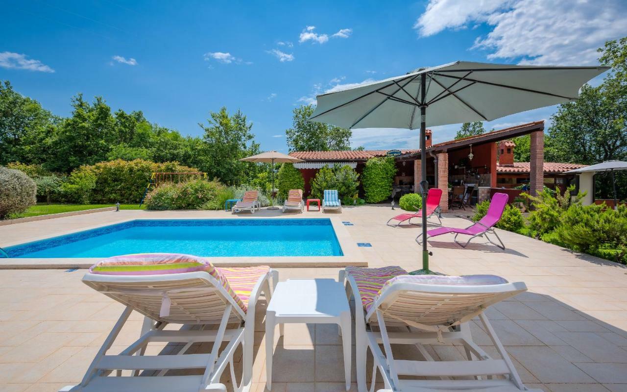 Hacienda Rosemary Villa Muntic Exterior photo