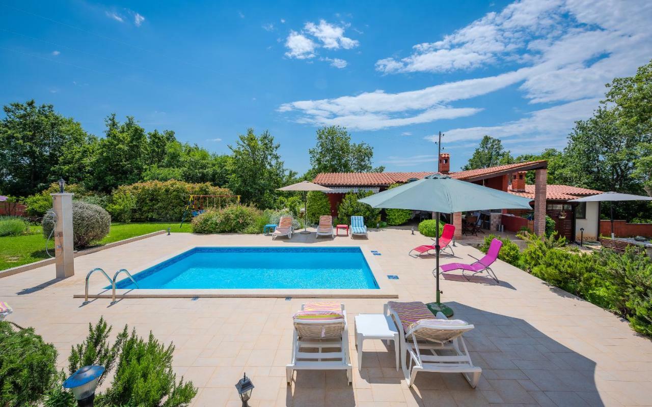 Hacienda Rosemary Villa Muntic Exterior photo