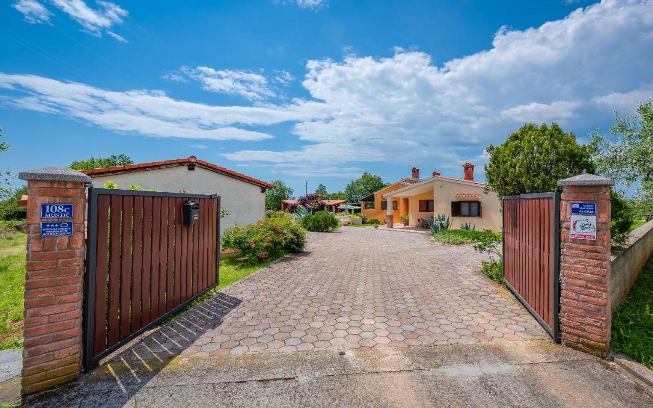 Hacienda Rosemary Villa Muntic Exterior photo
