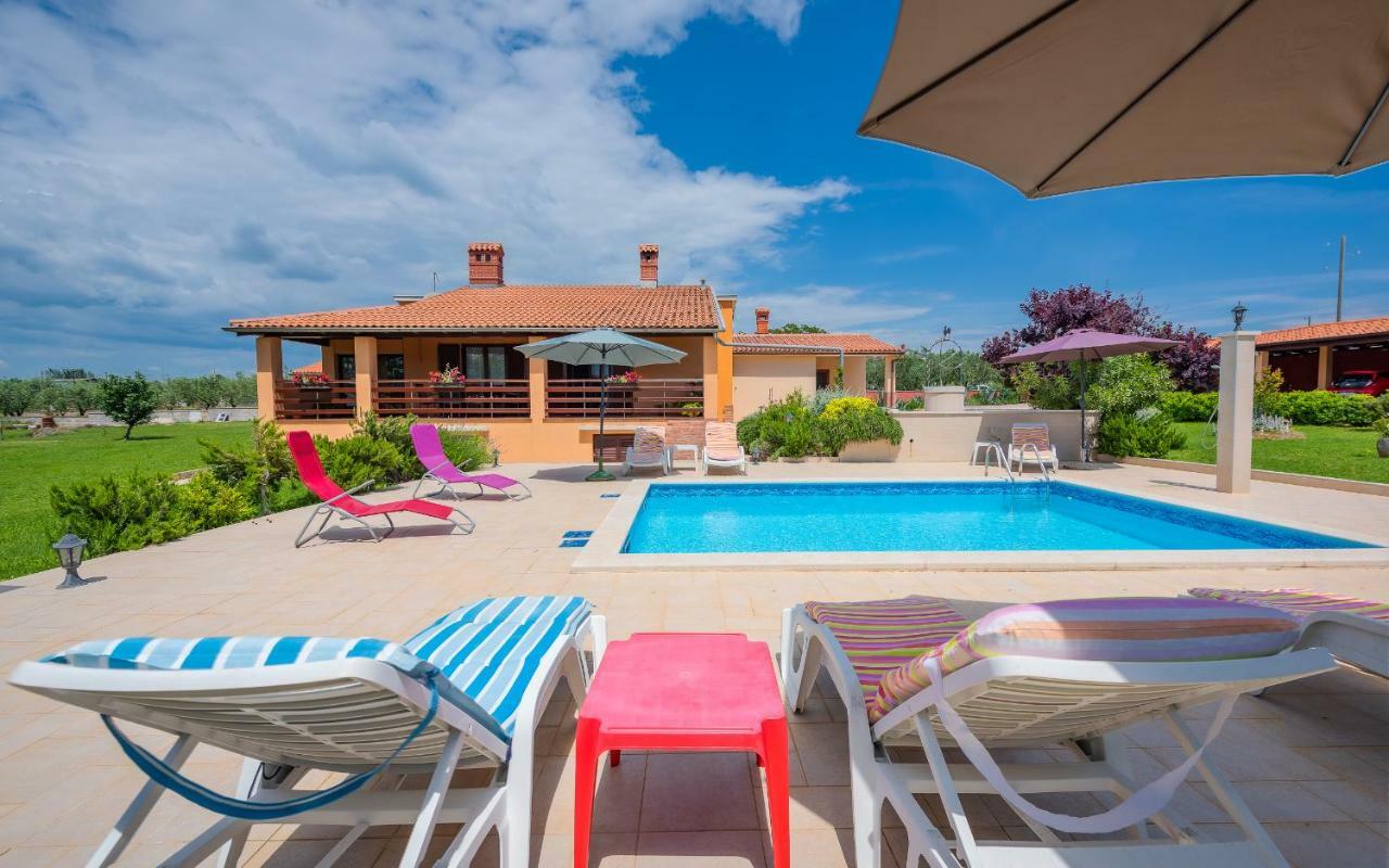 Hacienda Rosemary Villa Muntic Exterior photo