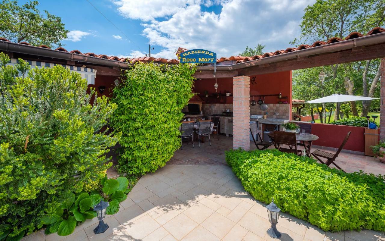 Hacienda Rosemary Villa Muntic Exterior photo