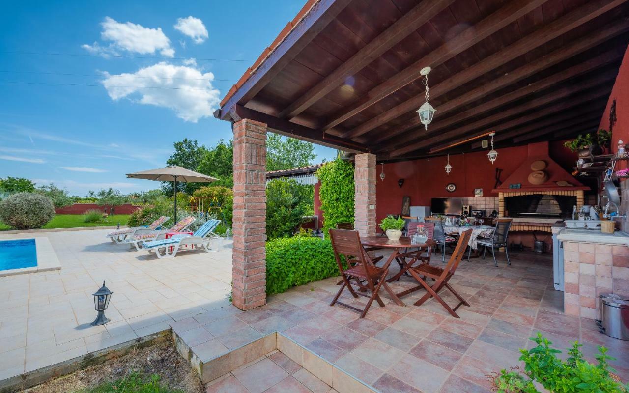 Hacienda Rosemary Villa Muntic Exterior photo