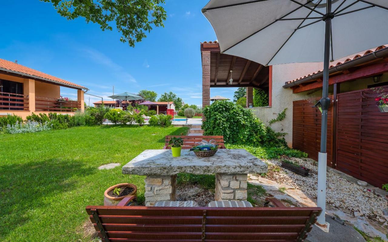 Hacienda Rosemary Villa Muntic Exterior photo