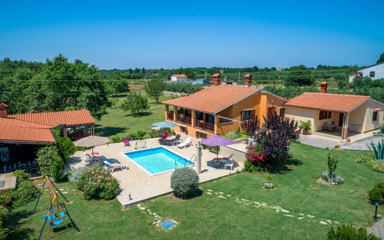 Hacienda Rosemary Villa Muntic Exterior photo
